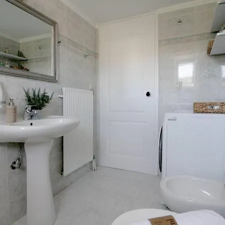 Premium, 2-bedroom Apartment! *