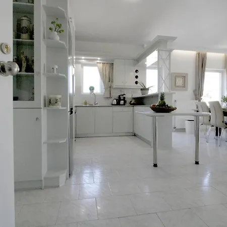 Premium, 2-bedroom Apartment! 아파트 하니아
