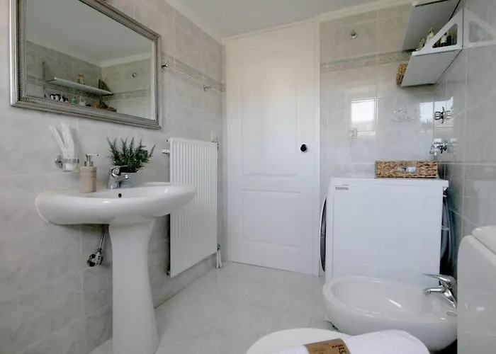 Premium, 2-bedroom Apartment! *